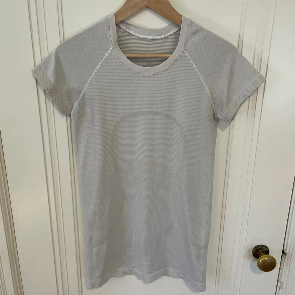 Lululemon‎ Swiftly Tech Short Sleeve White Athletic Top Size 6